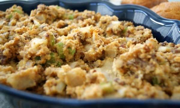 Moms Who Think - Old Fashioned Bread Stuffing