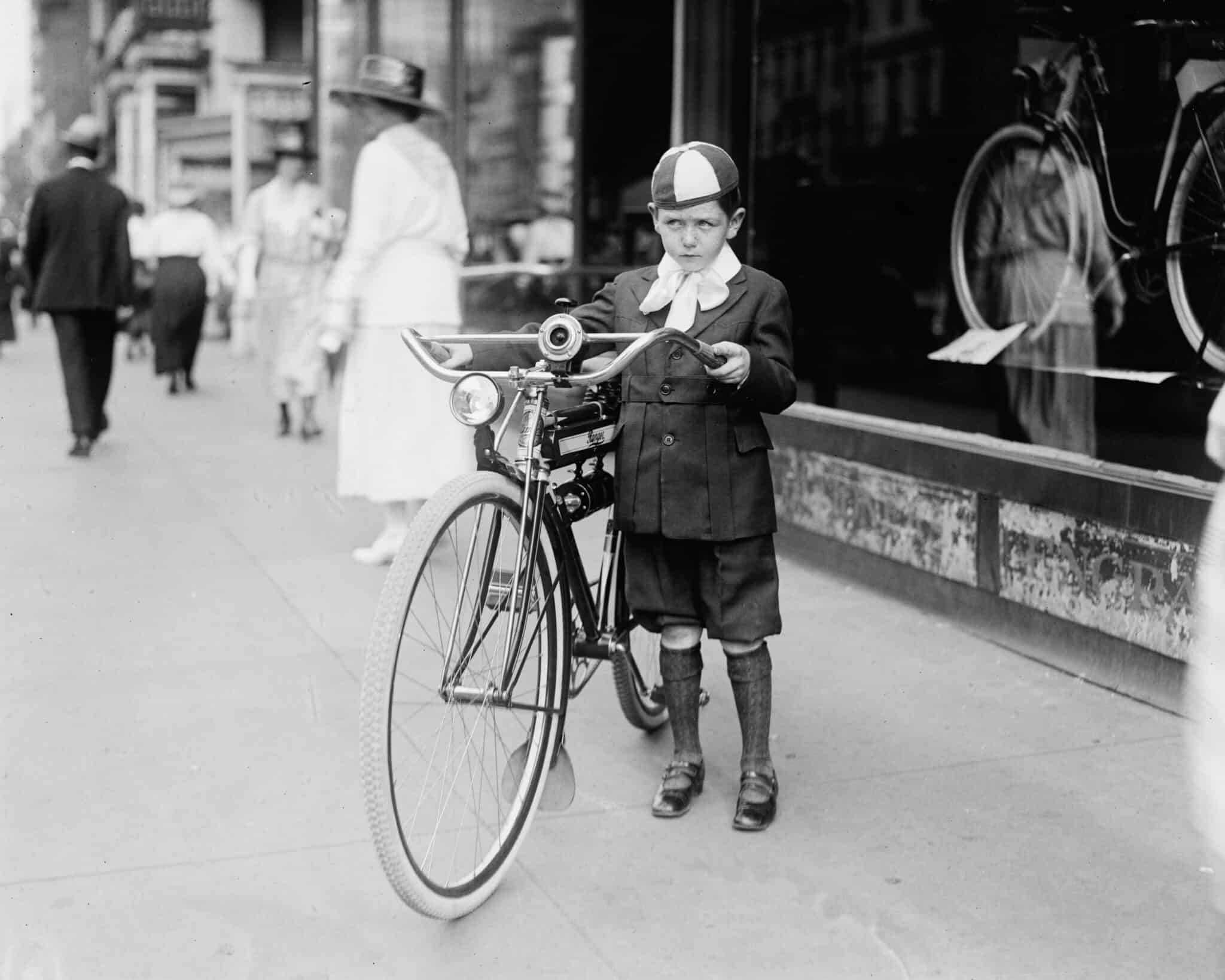 Сша 1900 года. Велосипед 1930. Велосипед начала 20 века. Велосипед начало 20 века. Велосипед 1930 годов.
