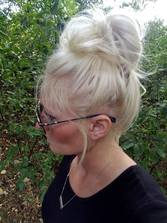 How to do a messy bun the easy way