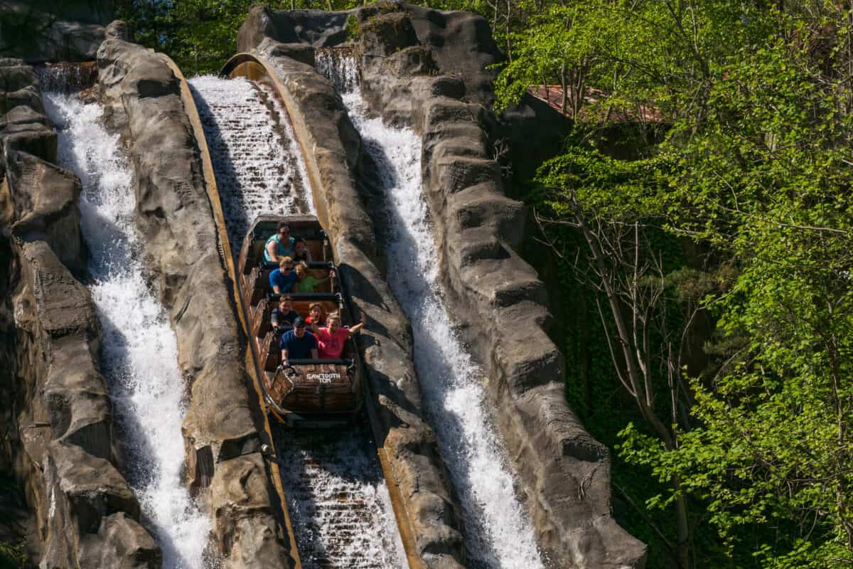 Daredevil Falls is one of the best water rides at Dollywood.