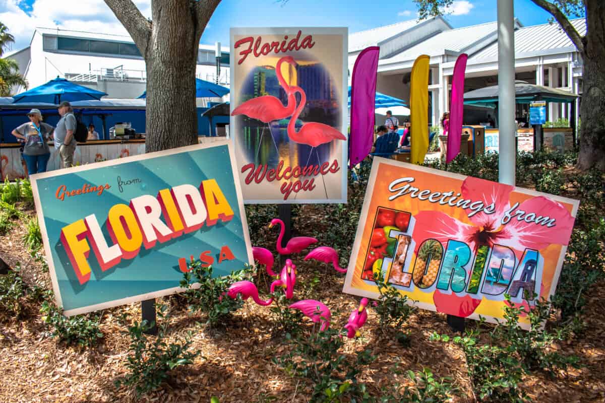 Vintage Florida postcards at Sea World