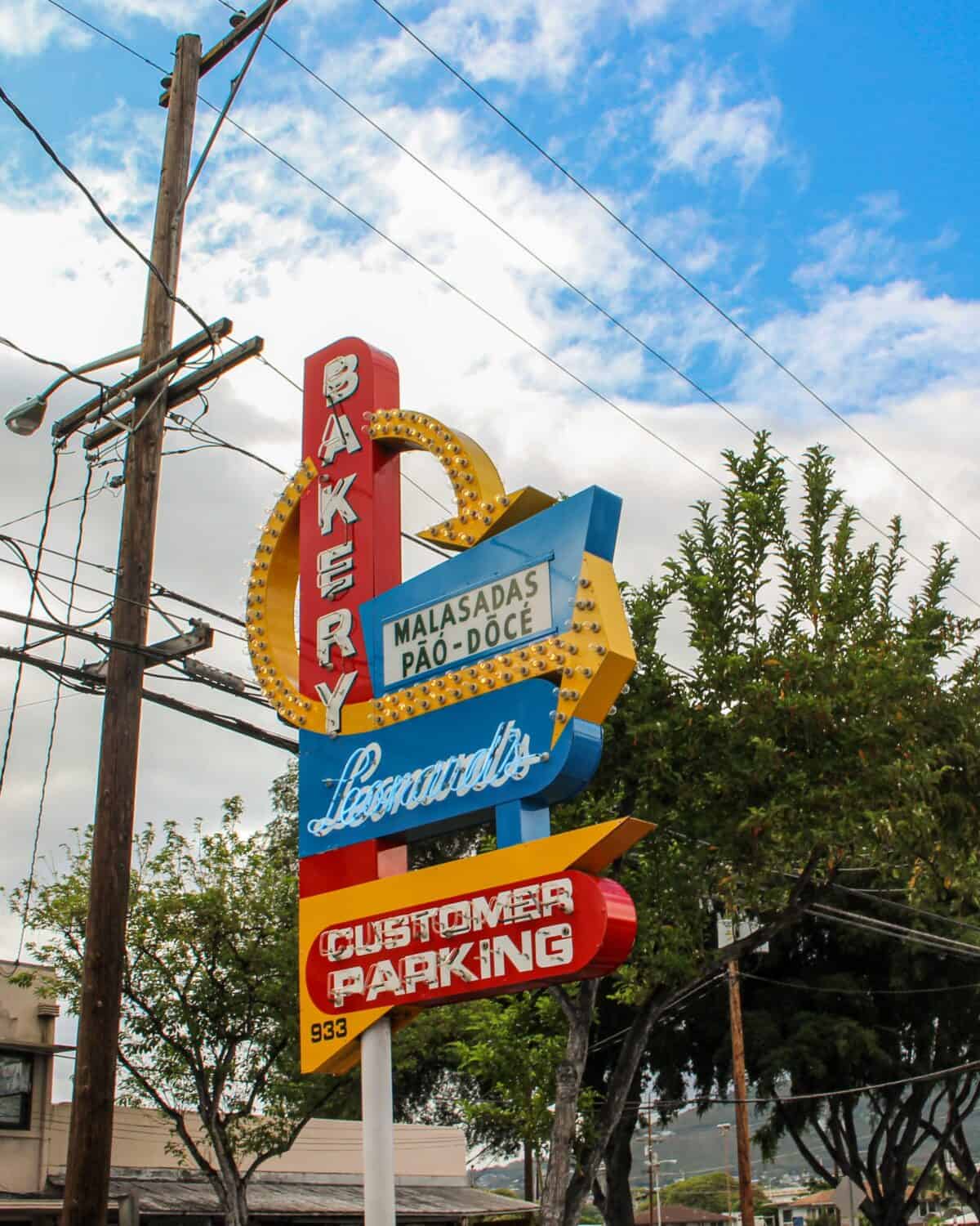 leonard's bakery is one of the best restaurants for families on Oahu.