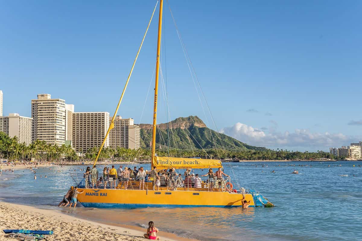 catamaran for sunset cruise