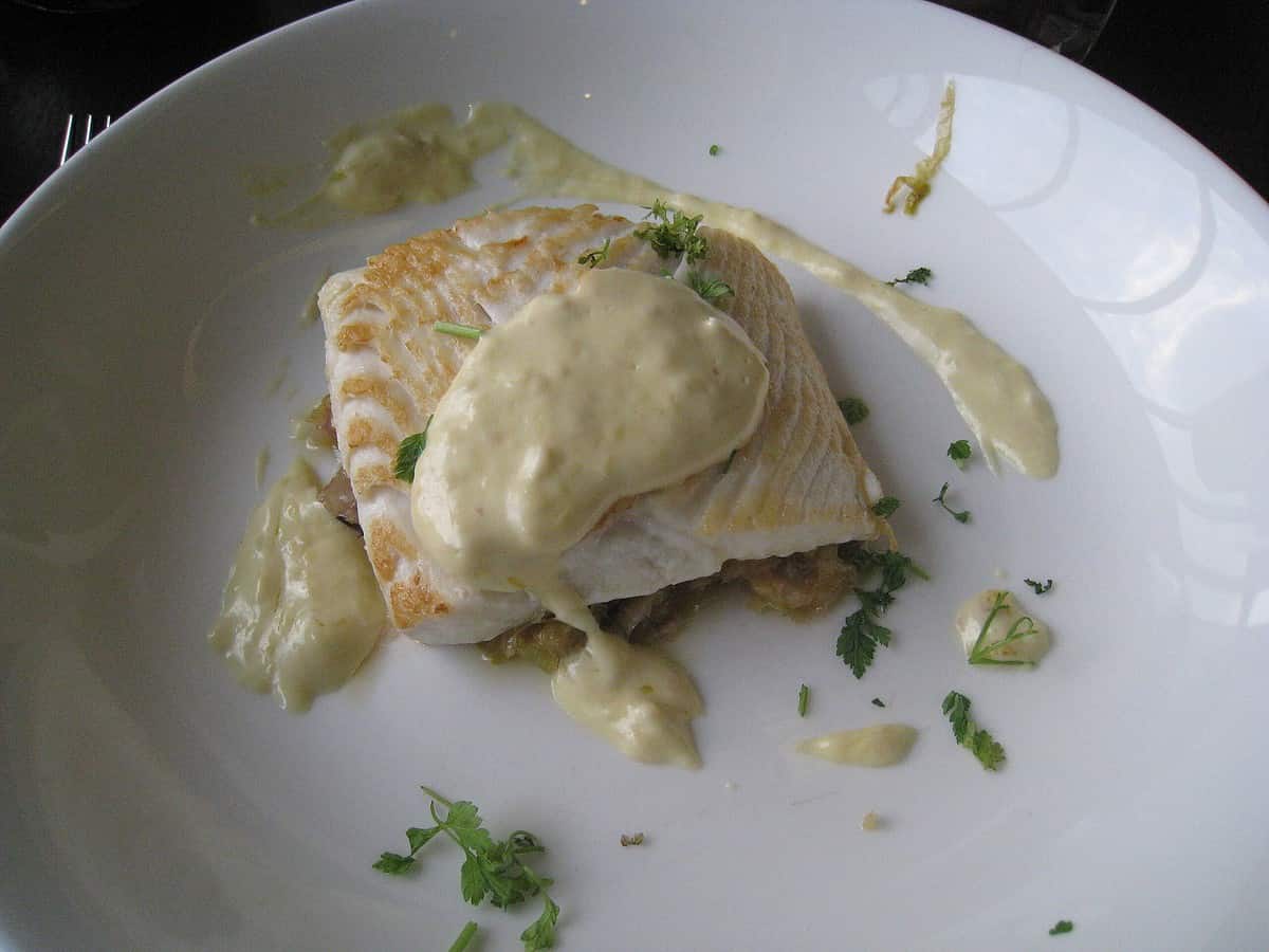 Broiled_Halibut_with_Garlic-Chive_Sour_Cream