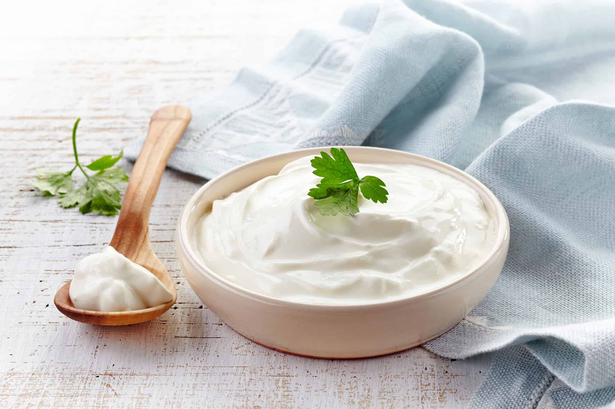 Sour Cream vs. Cream Cheese 3 Key Differences and Nutritional Comparison