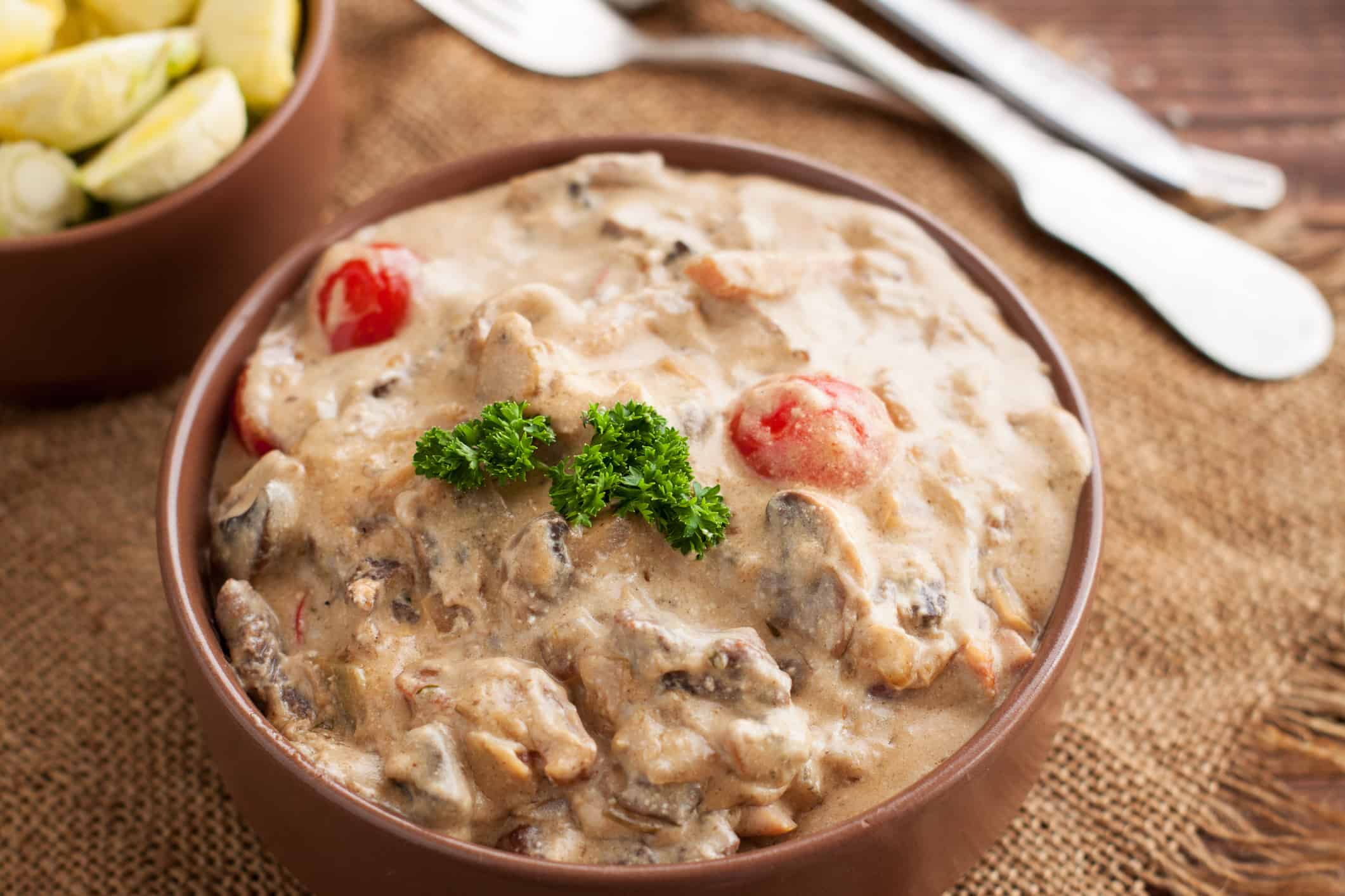 Slow cooker beef stroganoff