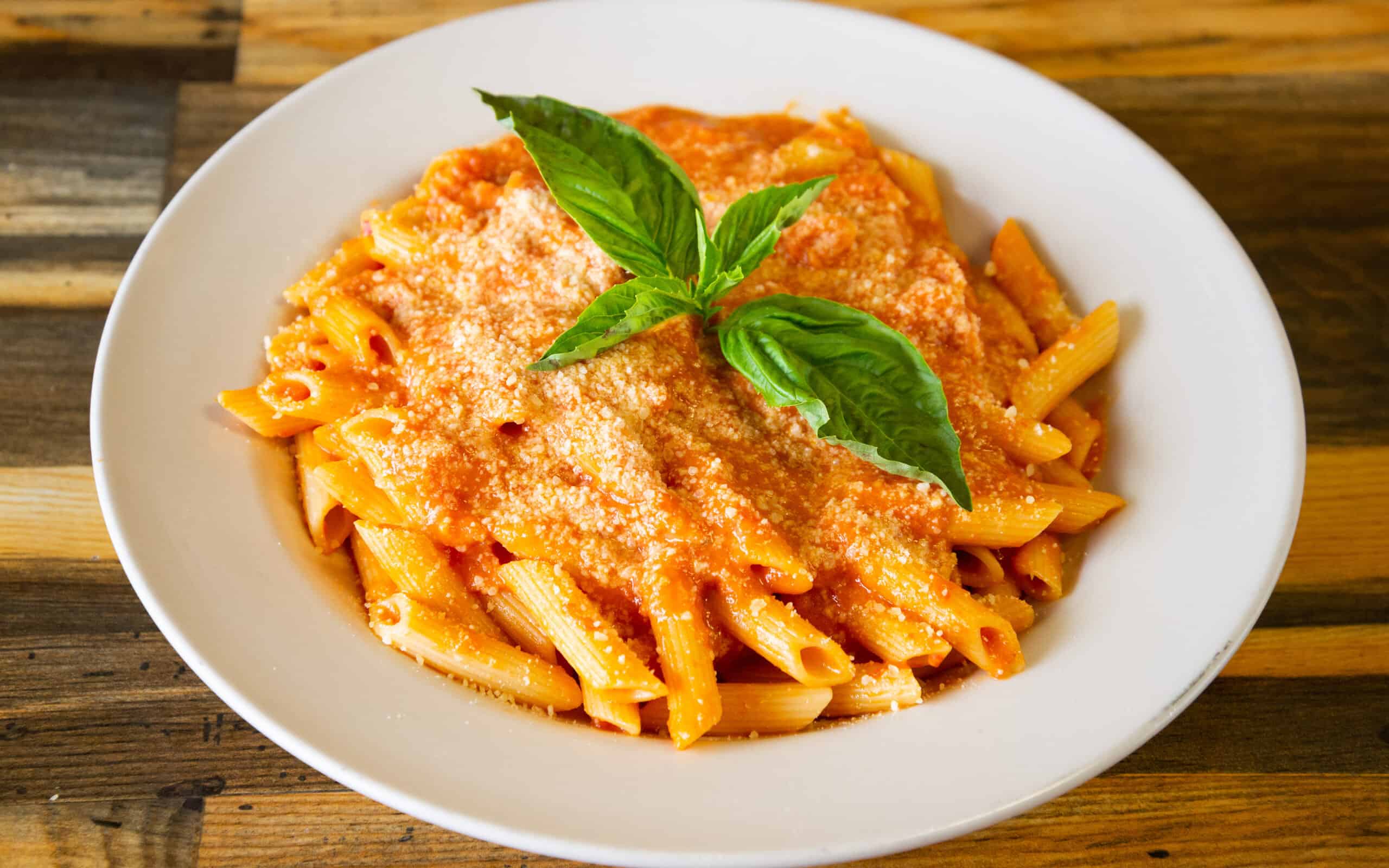 Penne_with_Pink_Vodka_Sauce