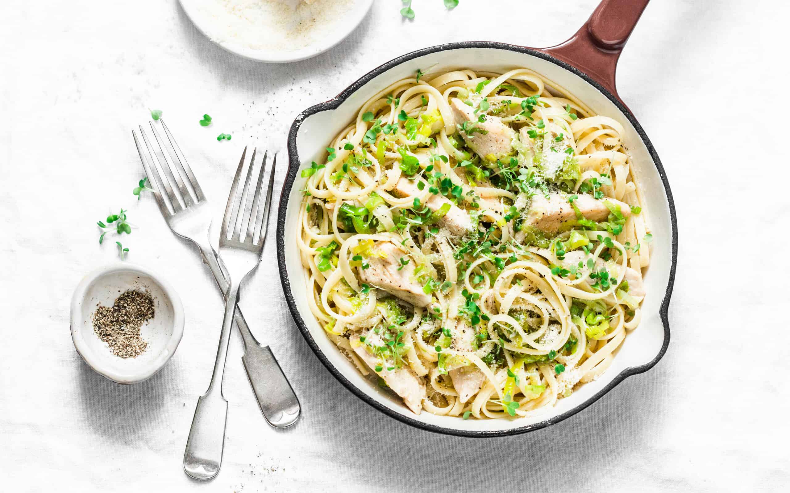 Chicken, leek, linguine pasta carbonara