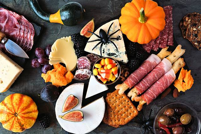 Jack 'O Lantern Cheese and Crackers