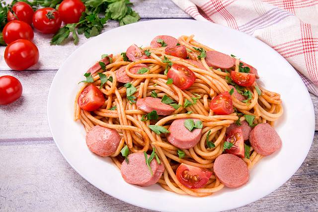 Pasta with Sausage and Cherry Tomatoes