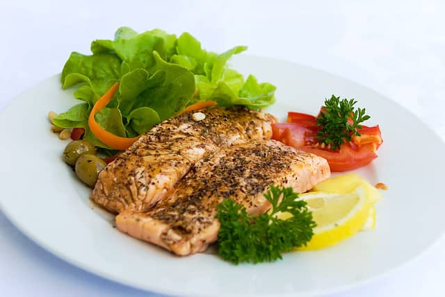 Delicious Salmon with Crust of Herbs-4