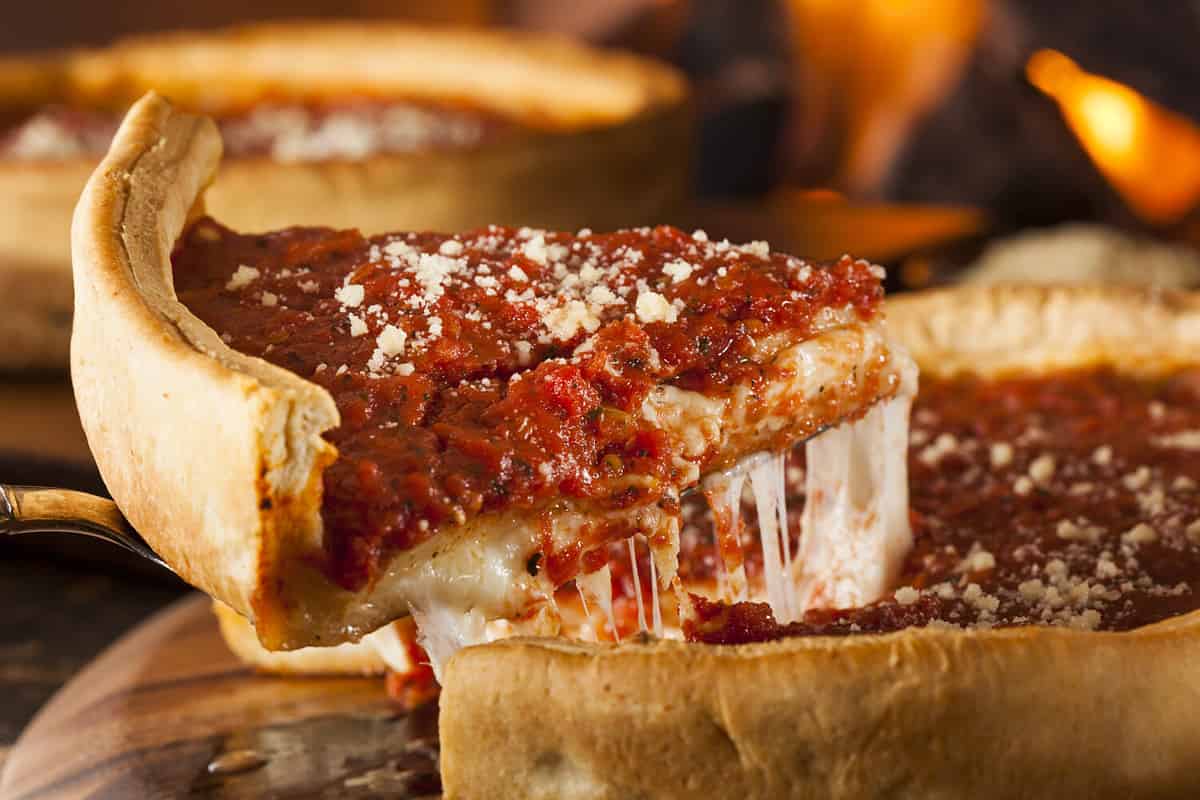 Pan Pizza vs. Deep Dish: Differences in Crust, Flavor, and Texture