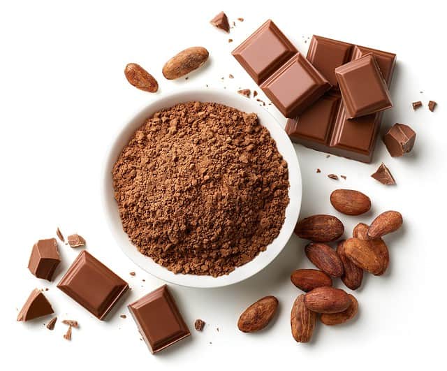Bowl,Of,Cocoa,Powder,,Broken,Chocolate,Pieces,And,Cocoa,Beans
