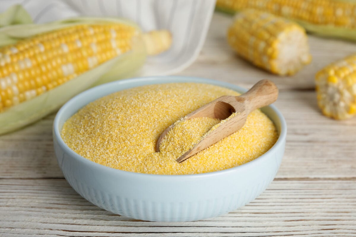 Cornmeal vs Corn Flour Key Differences, Nutritional Value, Usage, Replaceability