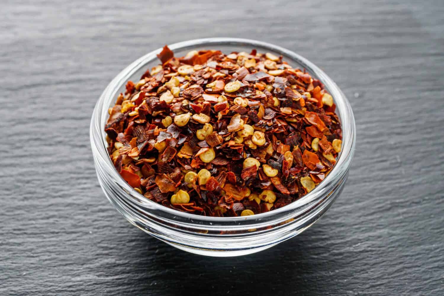 Chili Flakes vs Red Pepper Flakes Key Differences and Recipes with