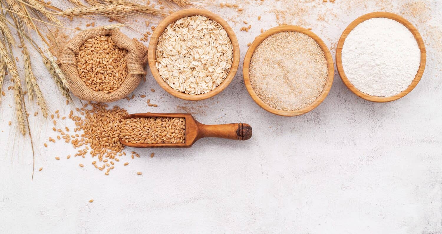 Photo of rice and barley in bowls