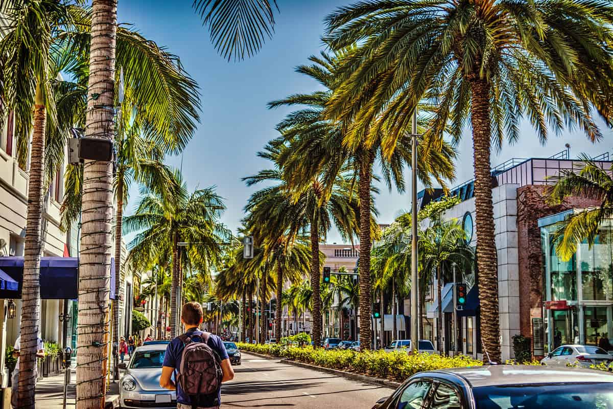 Tourist in Rodeo Drive on a sunny day. Beverly Hills, California