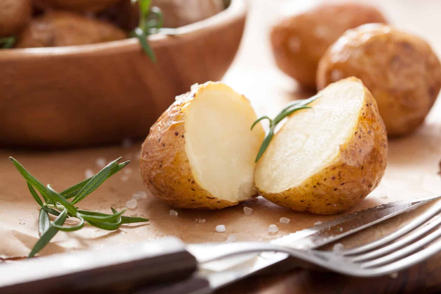 baked potatoes with rosemary