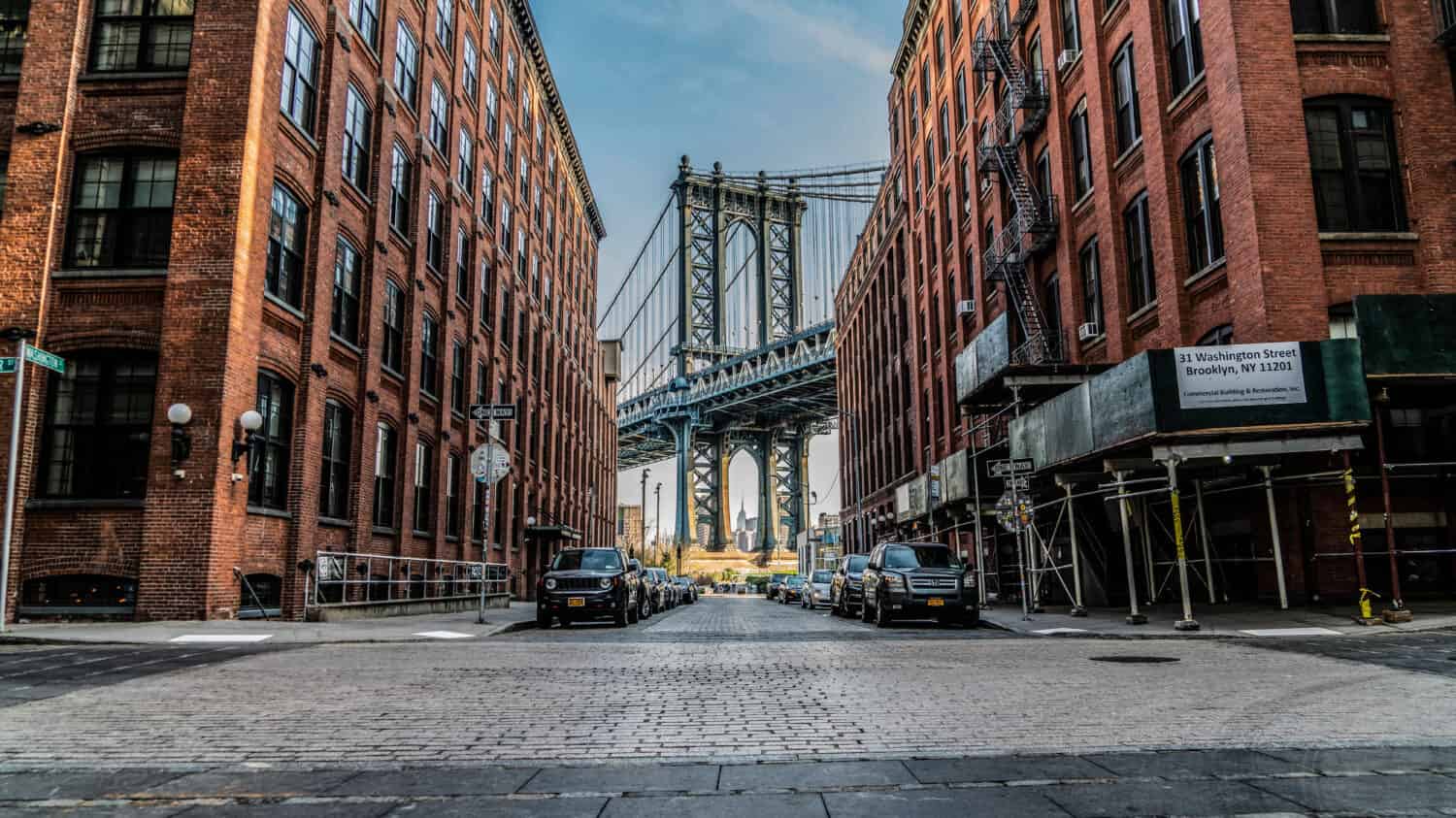 Manhattan Bridge through the eyes of Brooklyn