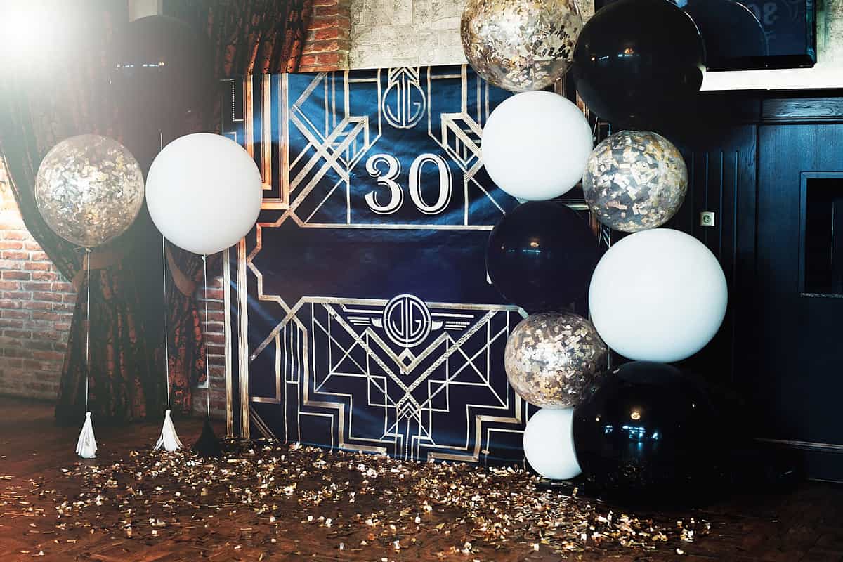 Happy Birthday 30 thirty years, luxury design with gold balloon number and golden confetti decoration