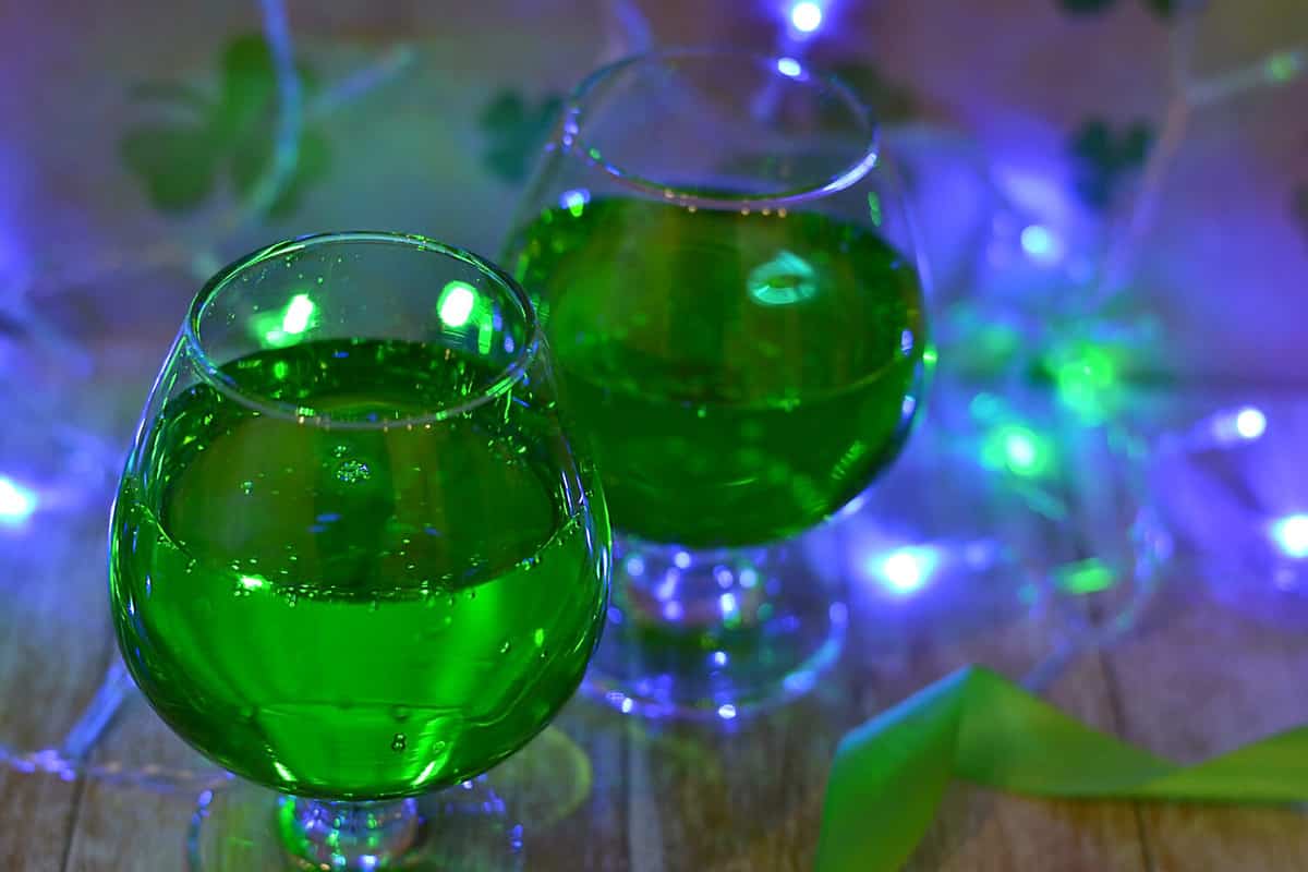 12 Easy-to-Make Cocktails That Are Perfect for March