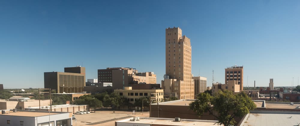 Small town feeling in Abilene Texas with few people downtown