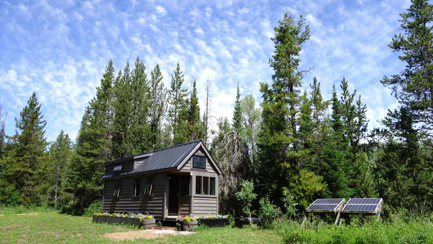 10 Compelling Reasons to Live in a Tiny House (and 10 Reasons to Think Twice)