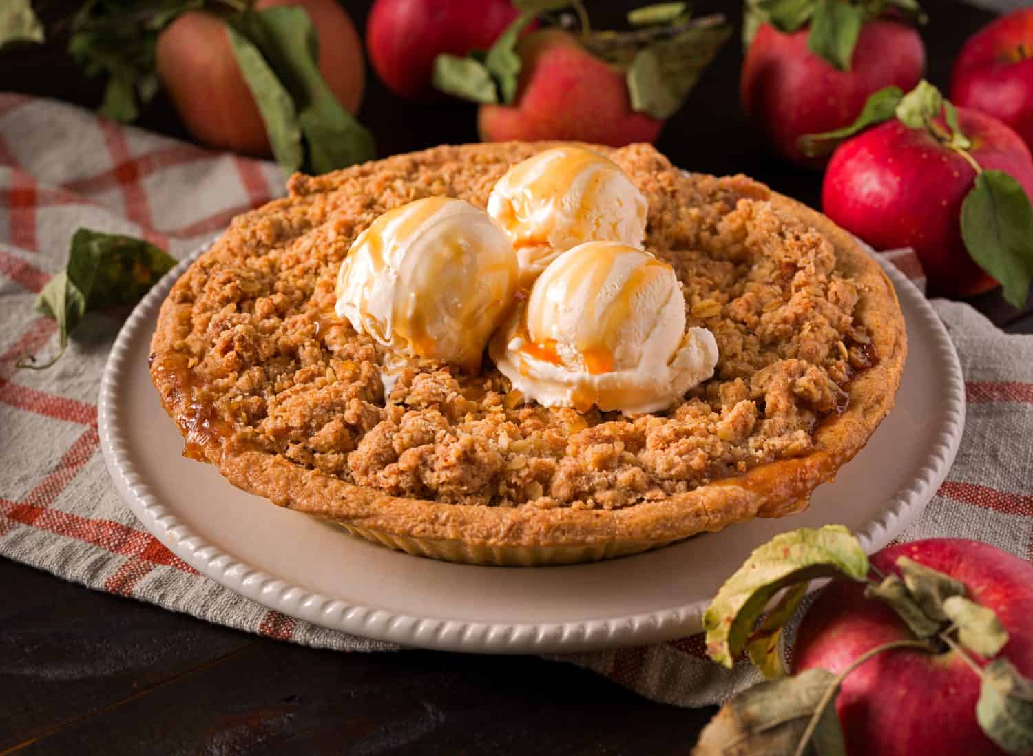 Deep Dish Apple Crumb Pie