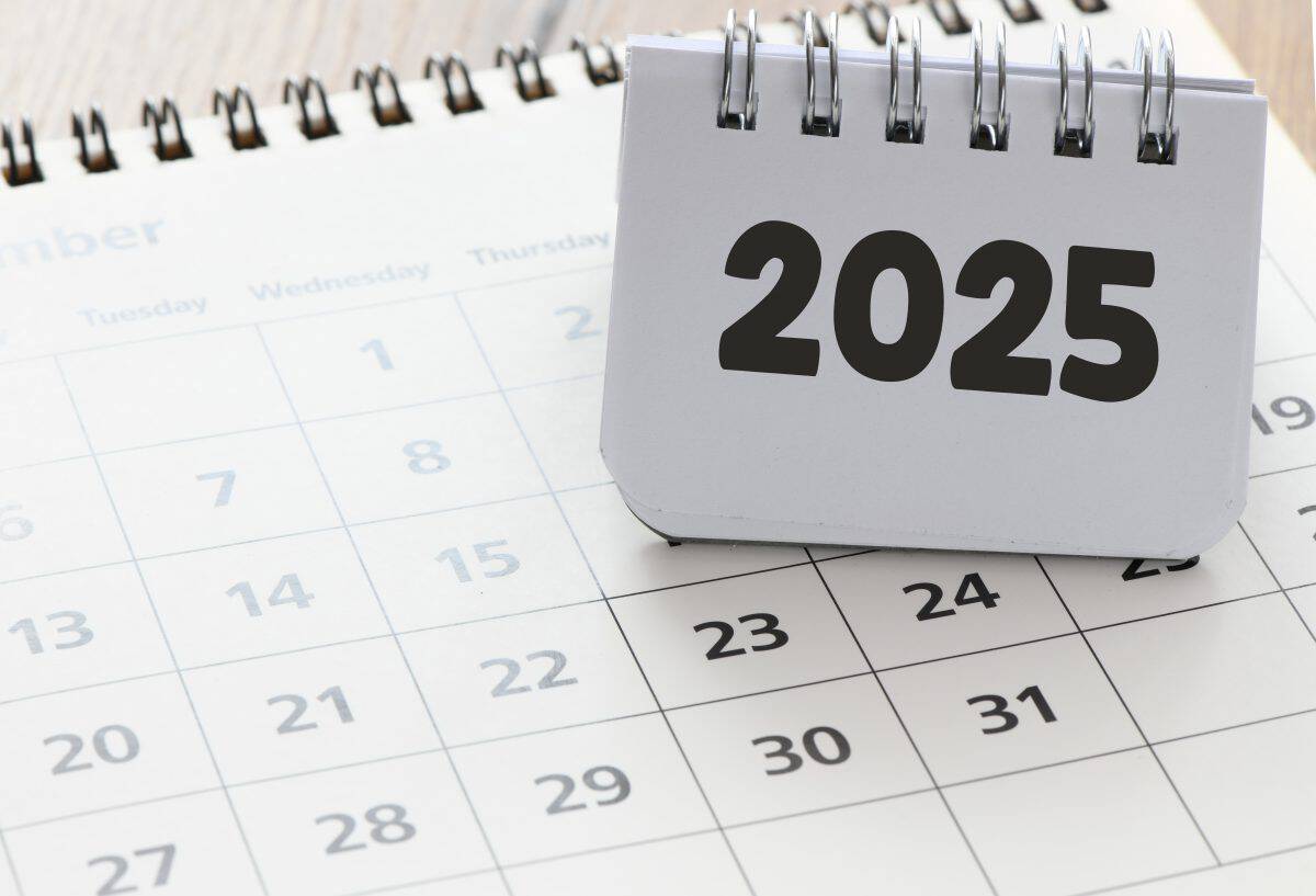 2025 plans with digital marketing concepts,business team and goals
