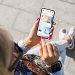 Sharing Life on Social Media