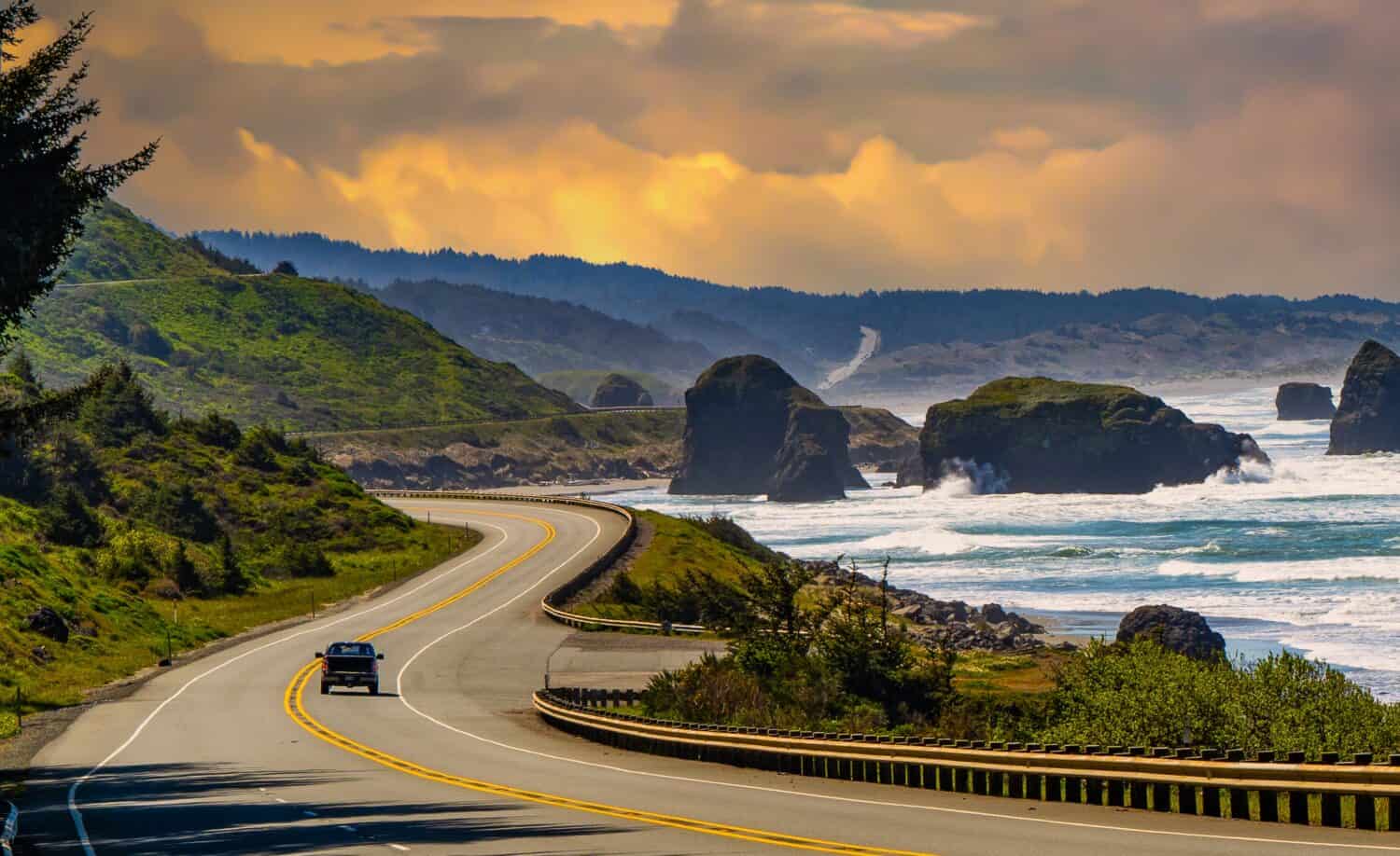 10 Scenic Highways That Are Perfect for Family Road Trips