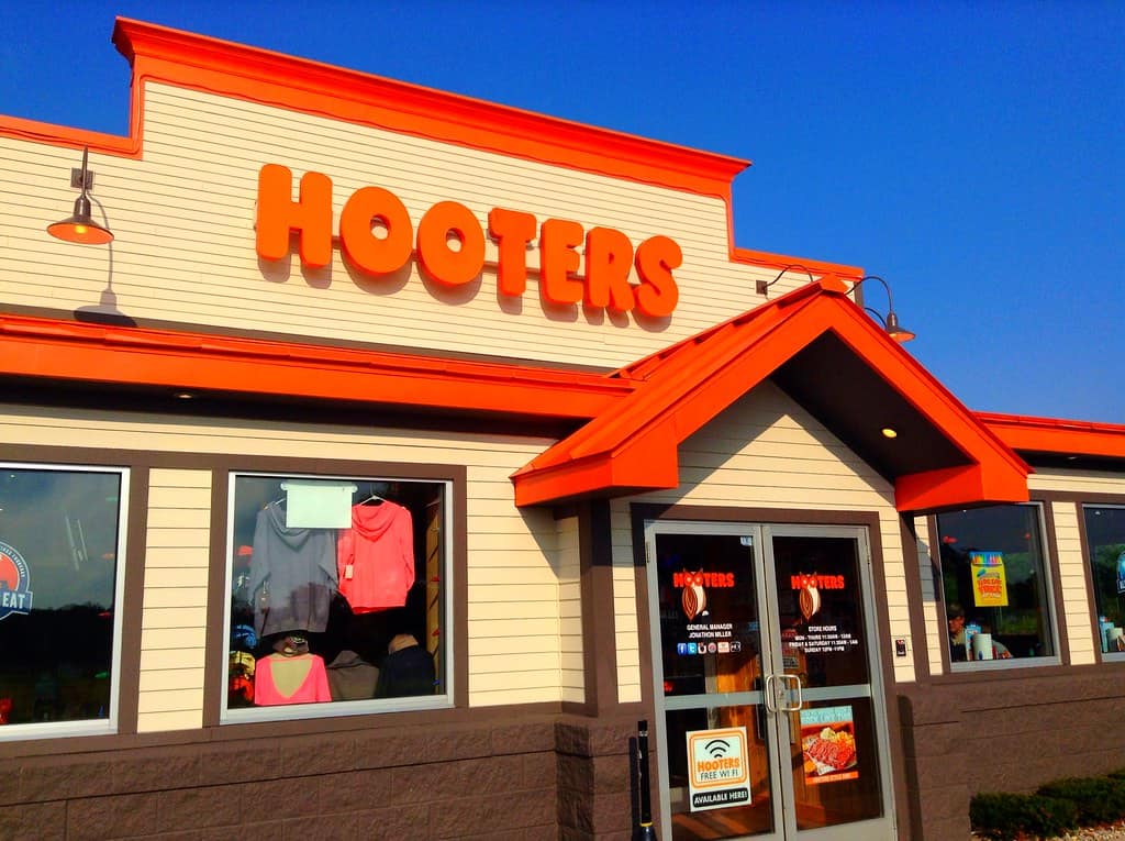 Hooters