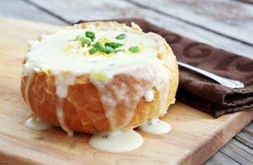 Bread-Bowl-Potato-Soup