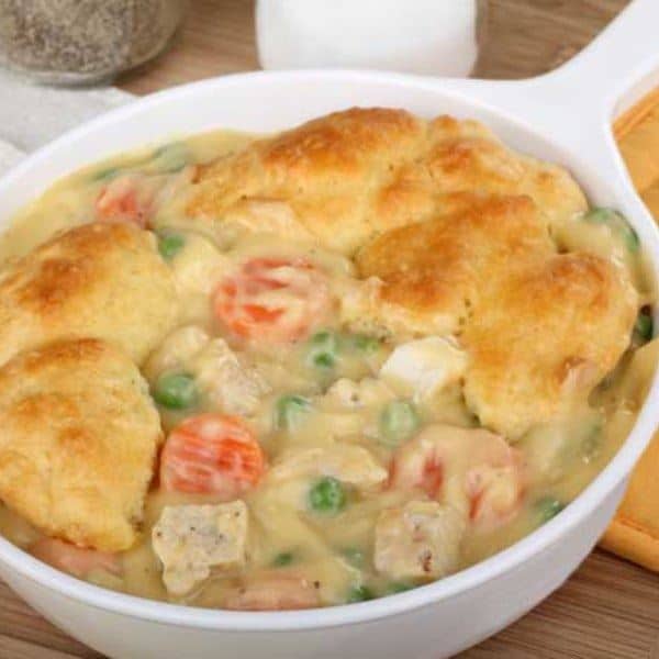 pie, pot, chicken, peas, casserole, gravy, creamy, meat, food, cooking, vegetable