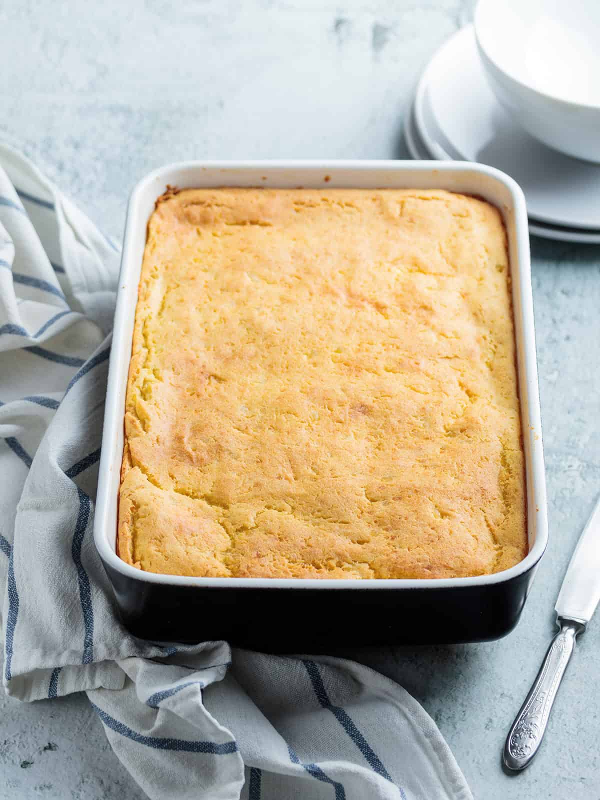 Barbecue Chicken with Corn Bread Crust Recipe Baked, Cake, Close-up, Color Image, Crockery