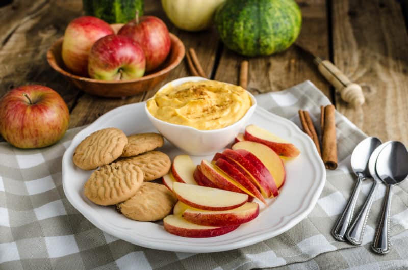 Pumpkin Dip with crackers and apples