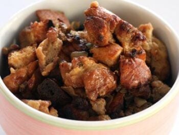 Slow-Cooker-Thanksgiving-Style-Stuffing-1