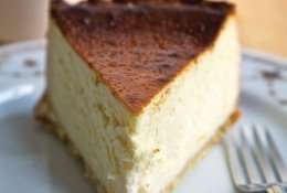 Lindy's Deli Cheesecake
