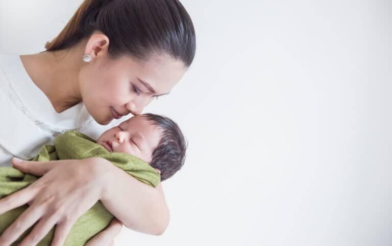 How To Wean Your Baby Off The Bottle In 8 Steps