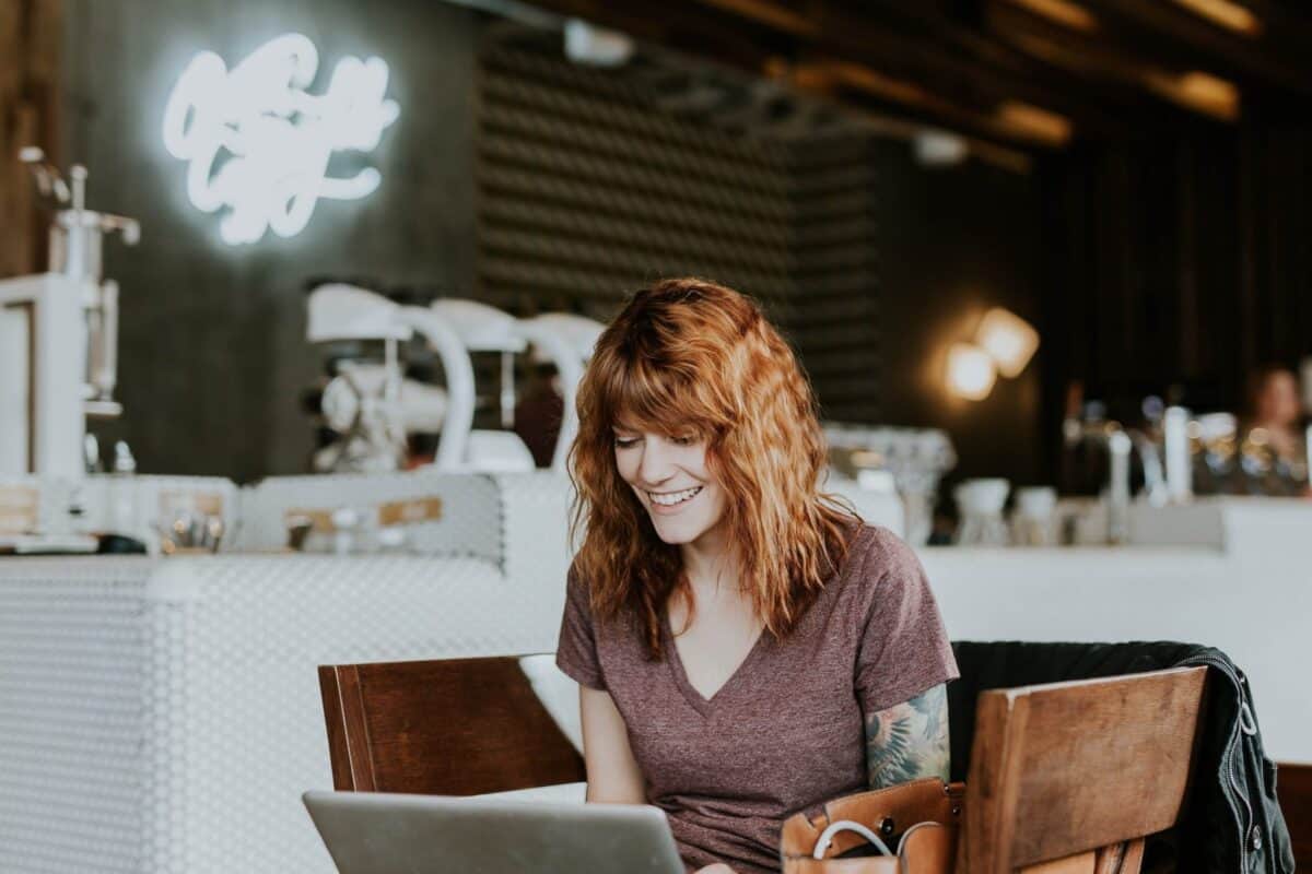 Women working in a coffee shop