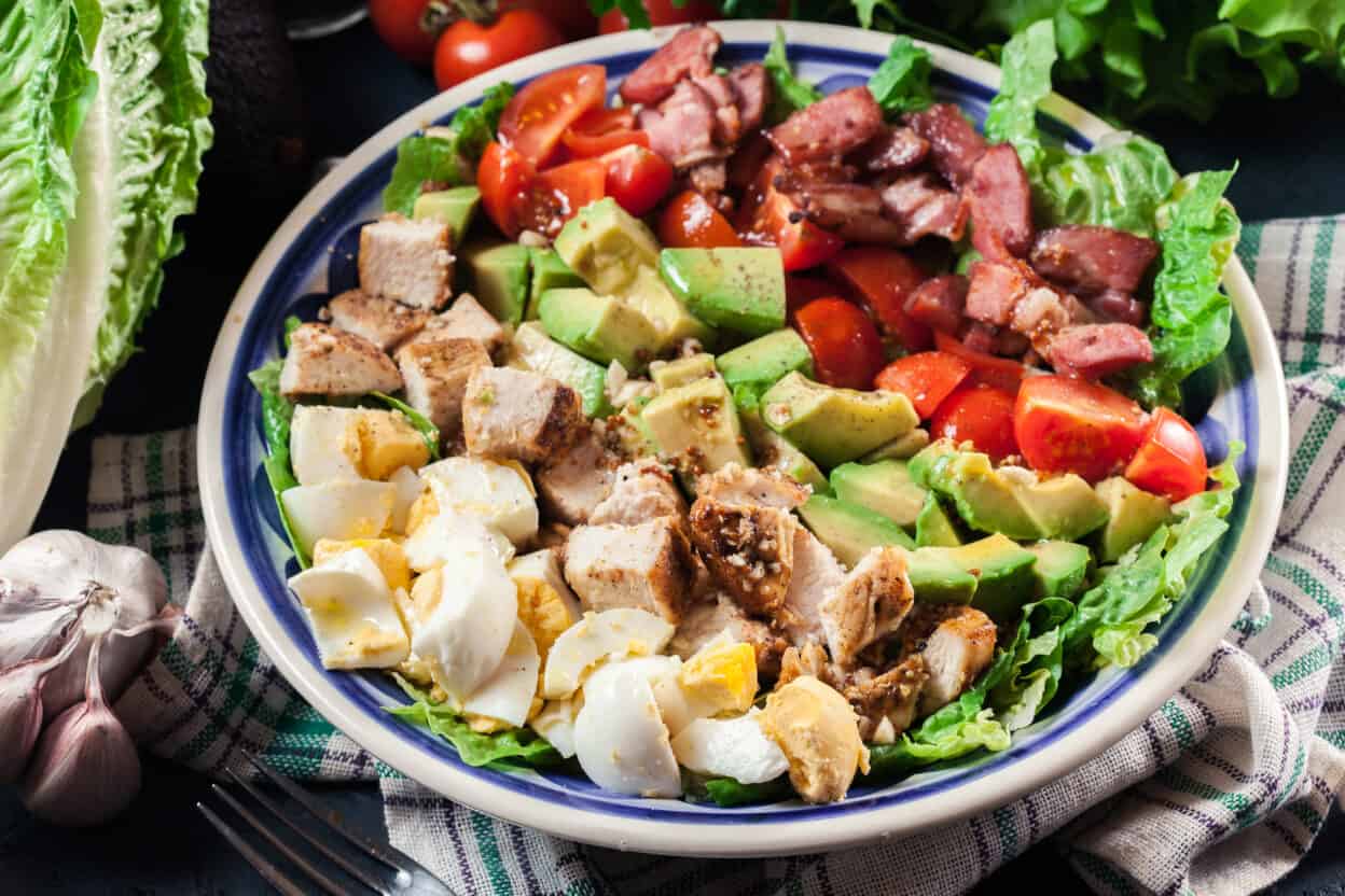 Cobb Salad vs Chef Salad: Difference in Dressings, Ingredients, and