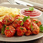 Meatballs with tomato sauce and spaghetti