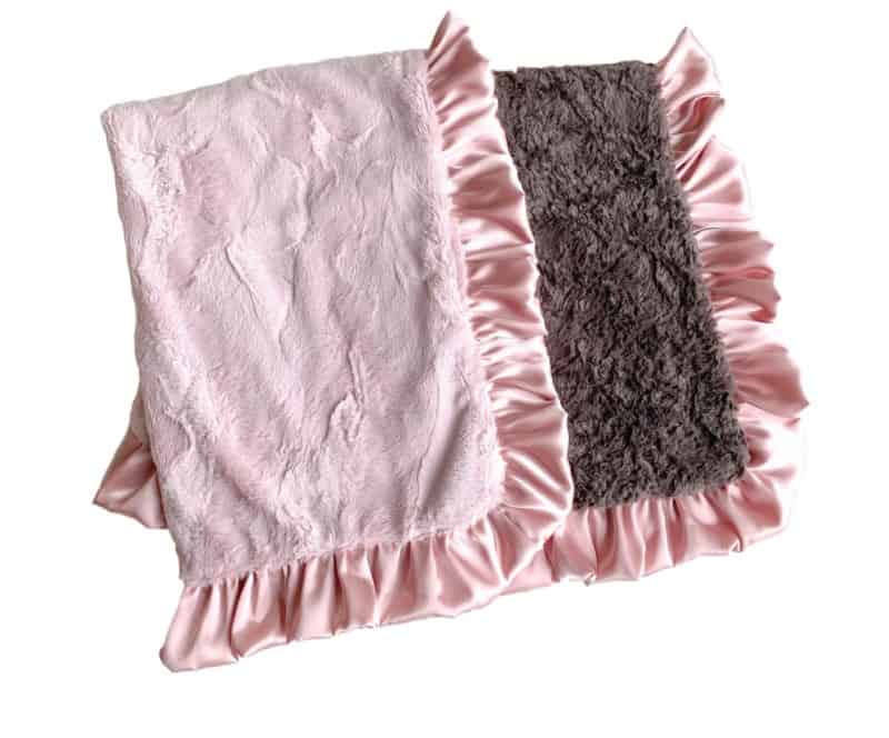 Baby blanket in pink and brown